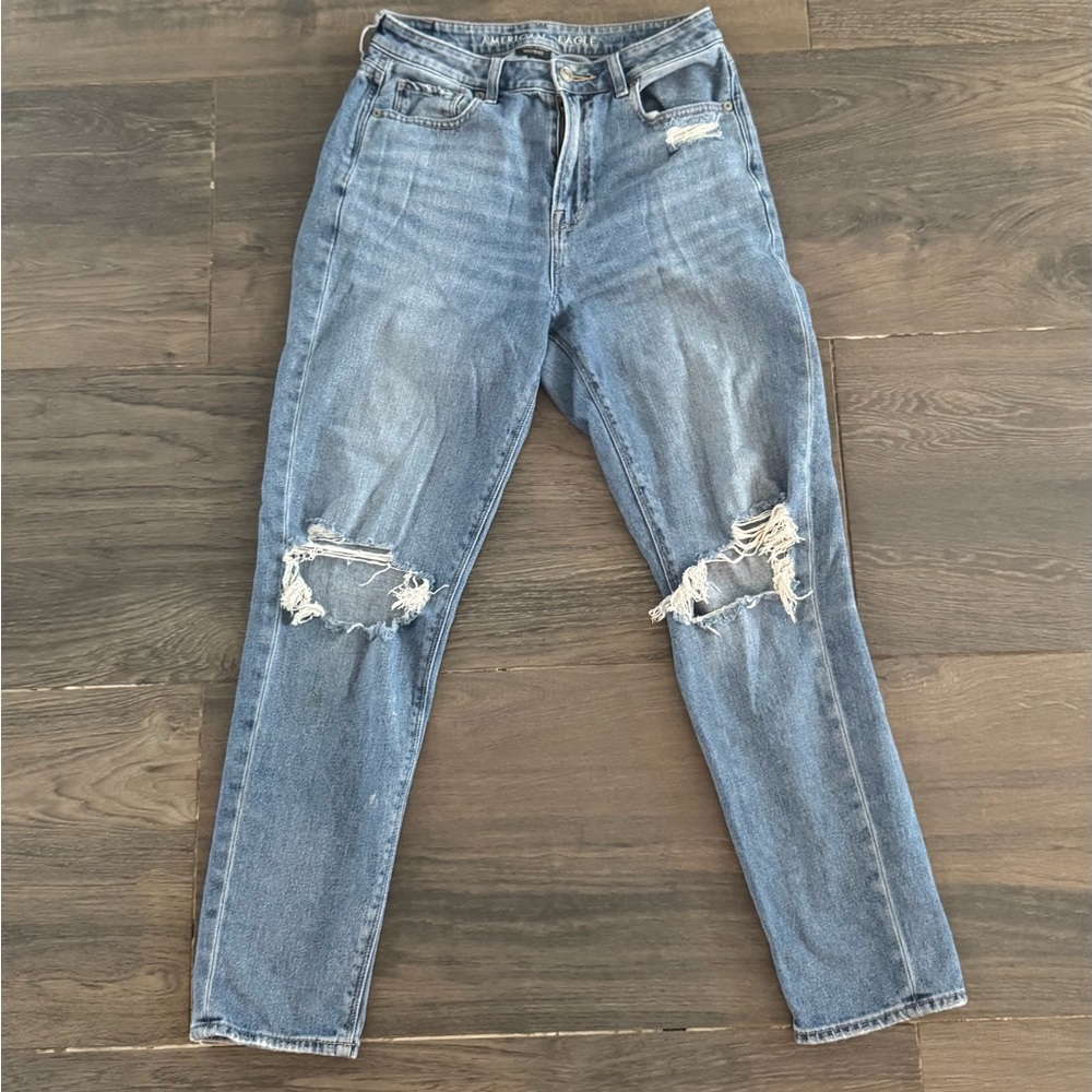 American Eagle Outfitters Medium Blue Ripped mom Jeans